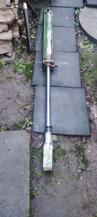 Гідравлічний циліндр