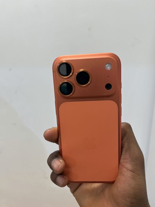 Iphone 17 pro a venda com 2 meses de uso novo 100% de bateria