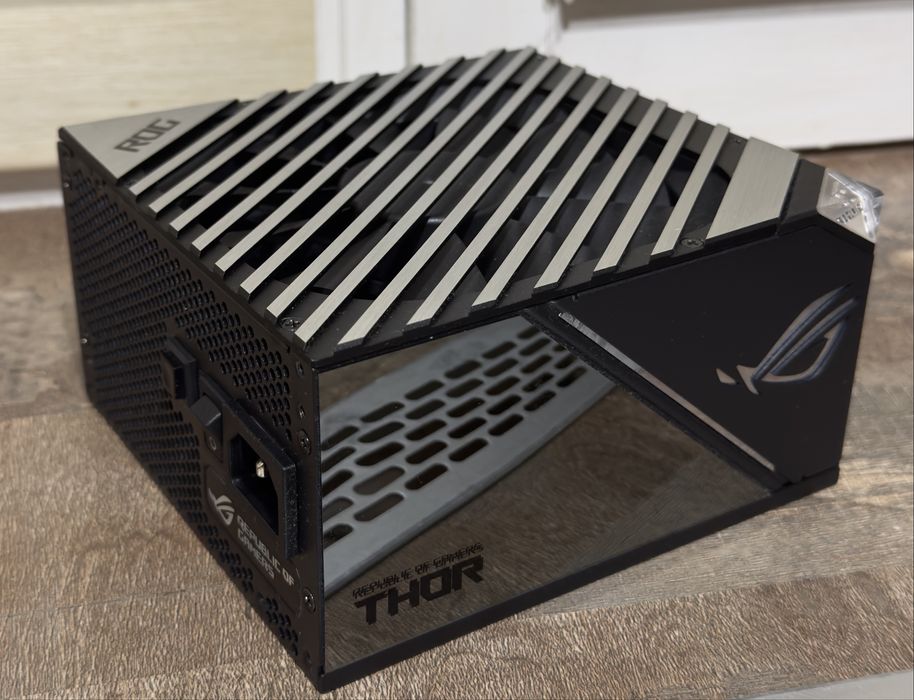 блок питания ASUS ROG Thor 850W Platinum II (с OLED-экраном)