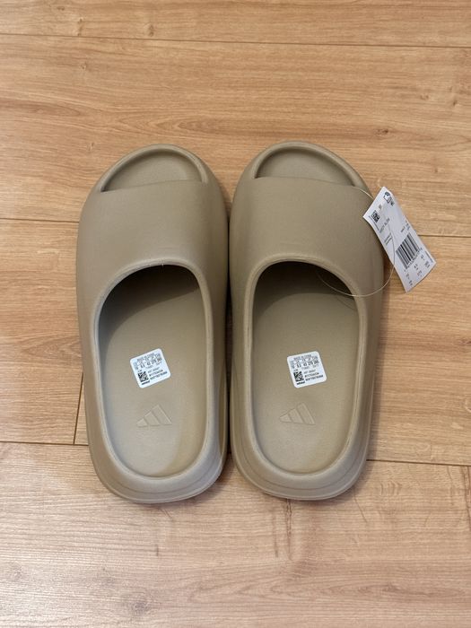 Klapki Yeezy Slide