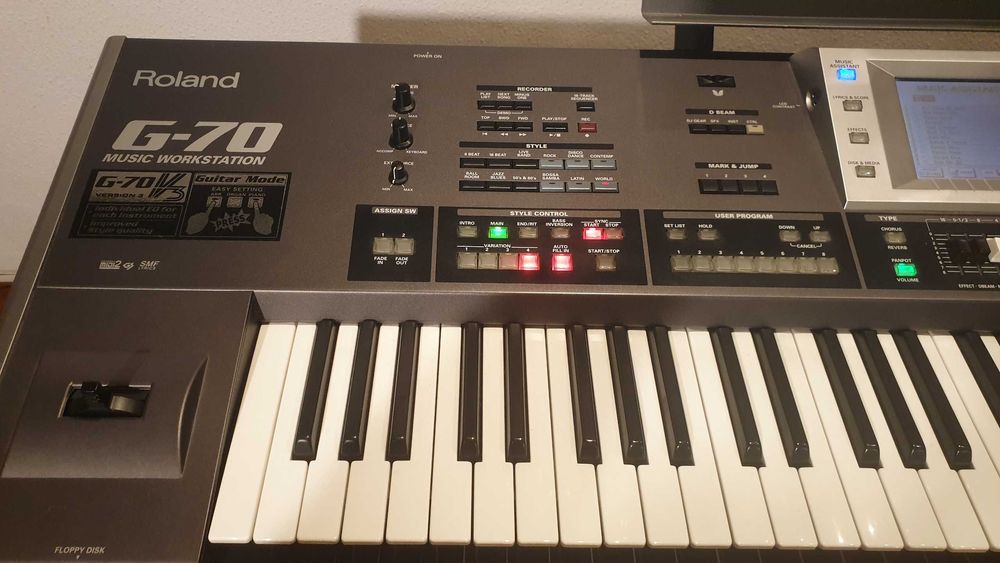 Roland G70 - V3 Como Novo