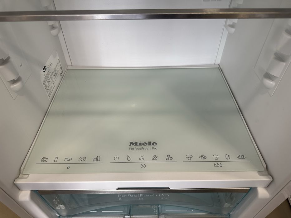 Холодильник під монтування Miele K 37682 id (Німеччина) Сенсор.Біофреш