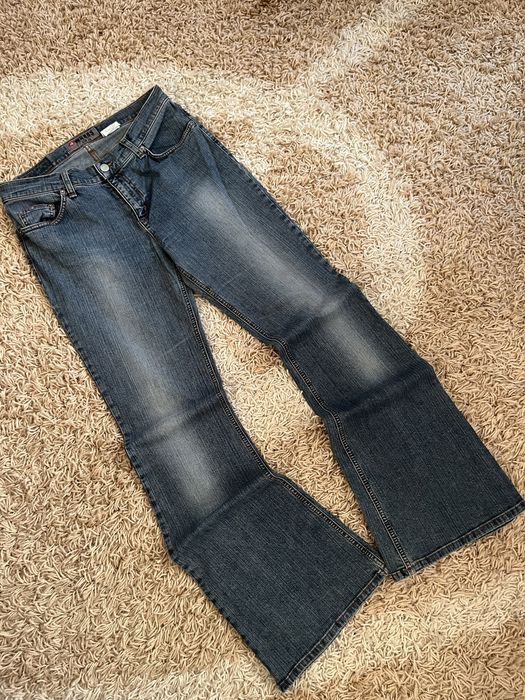 Джинсы Bootcut