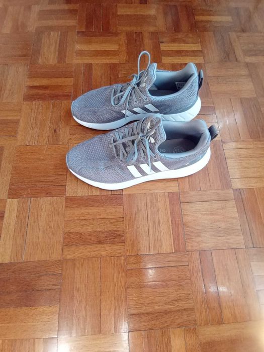 Sapatilhas Adidas Swift Run 22 como NOVAS, Tamanho 41 e 1/3