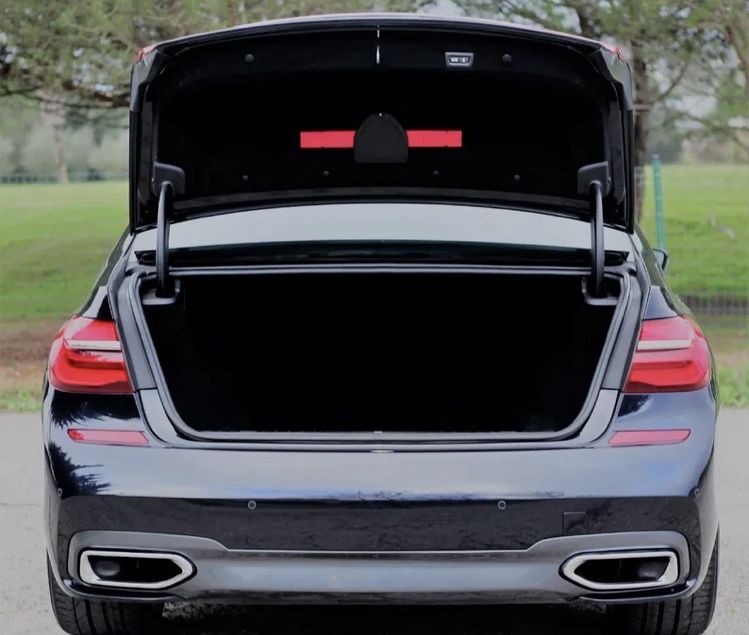 BMW 730d 265cv pack M sempre assistido na marca