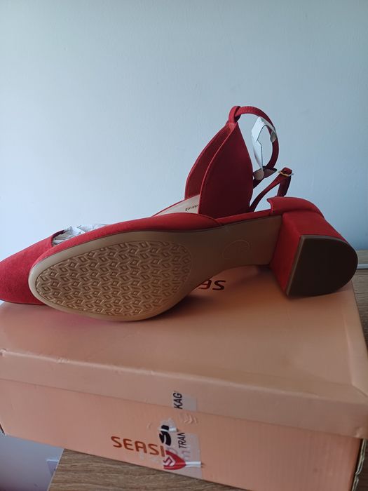 Vendo essa Sandália.