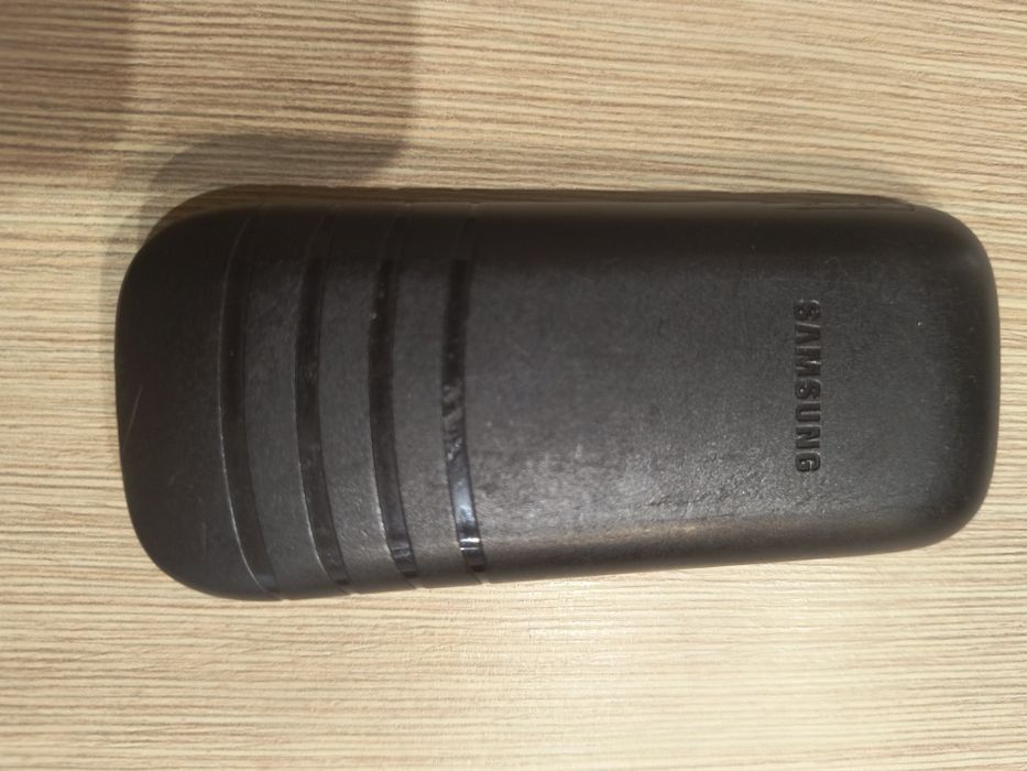 Samsung E1200i, 3,86 cm (1.52"), 800 mAh czarny + ładowarka