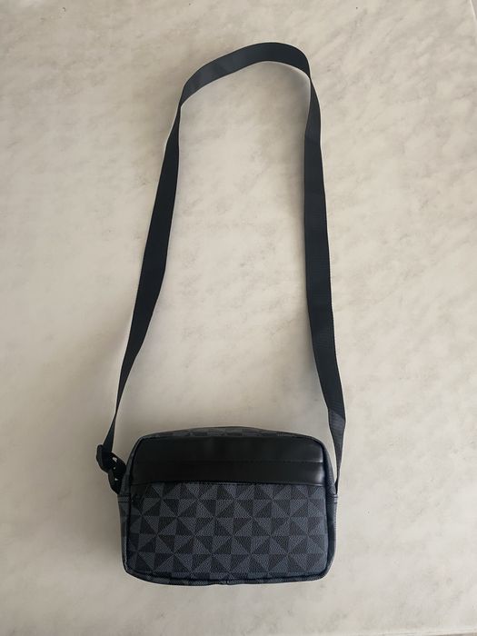 Мужская сумка мессенджер через плечо.