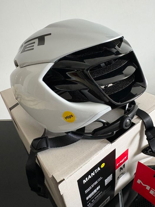 Capacete MET Manta MIPS branco