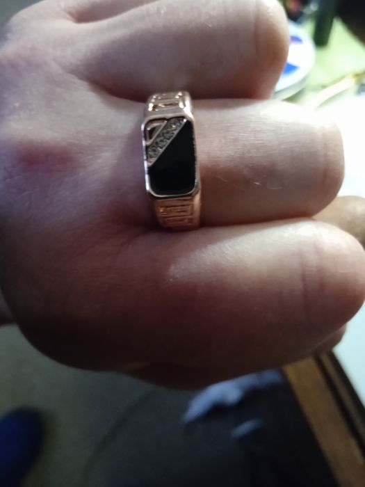 Продам перстень під золотий