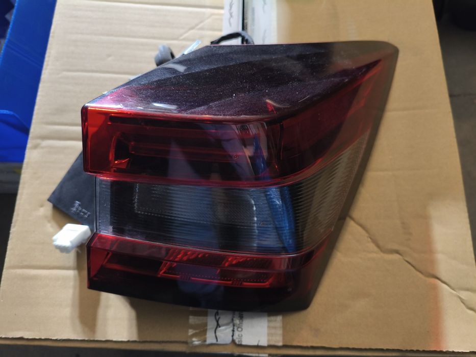 Lampa tył tylna prawa Nissan Juke II F16 21-