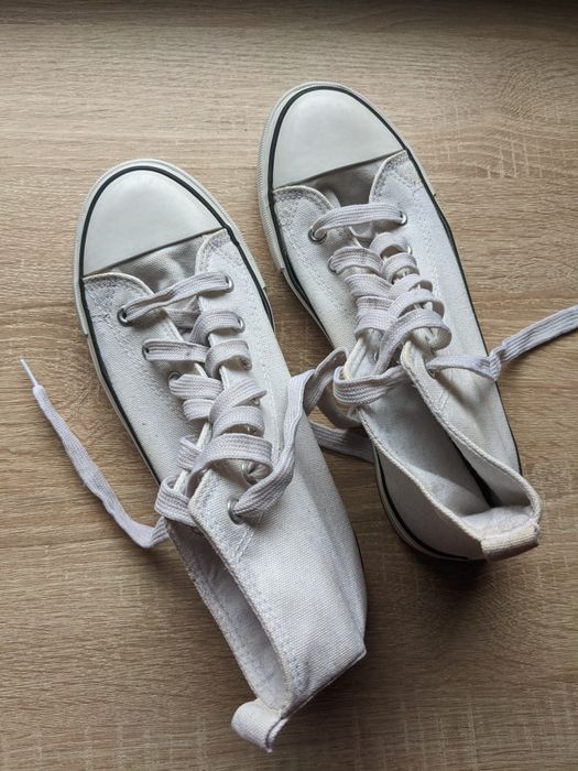 Кеди білі Stradivarius