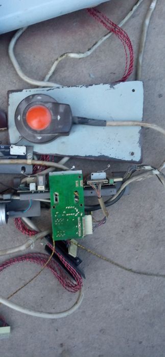 Електромотори Siemens та деталі до крісла Sirona !