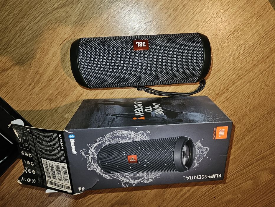 Coluna JBL essencials