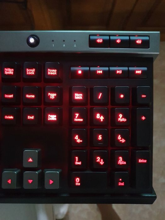 Teclado Corsair Raptor K30