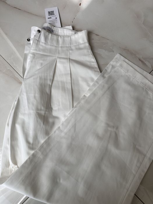 Брюки  білого кольору xs