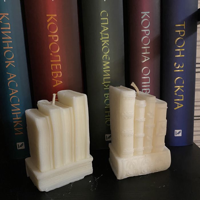 Свічки у формі книг