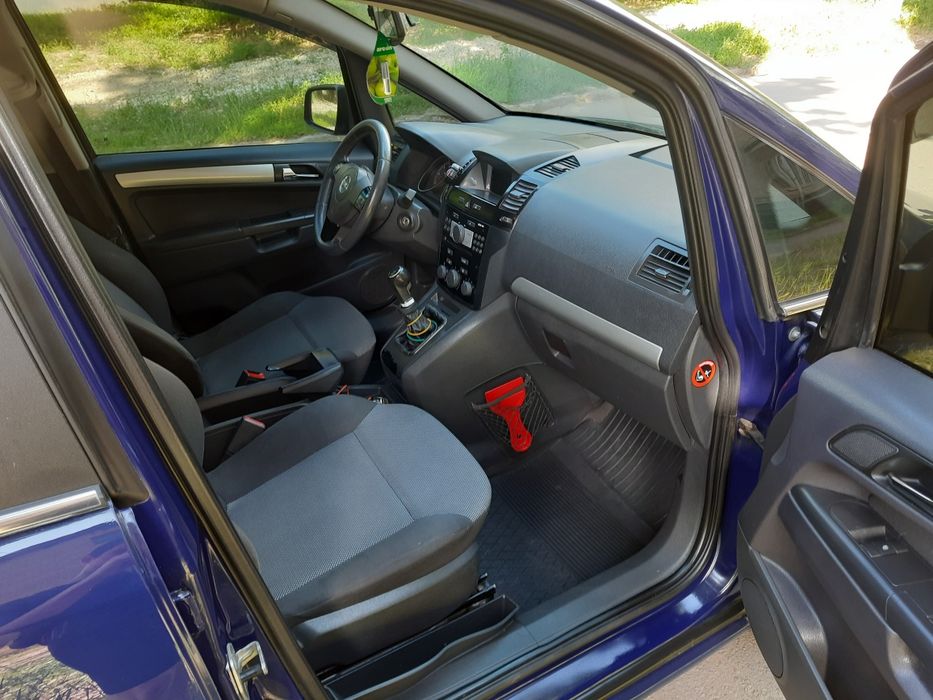 Продам Opel Zafira B
