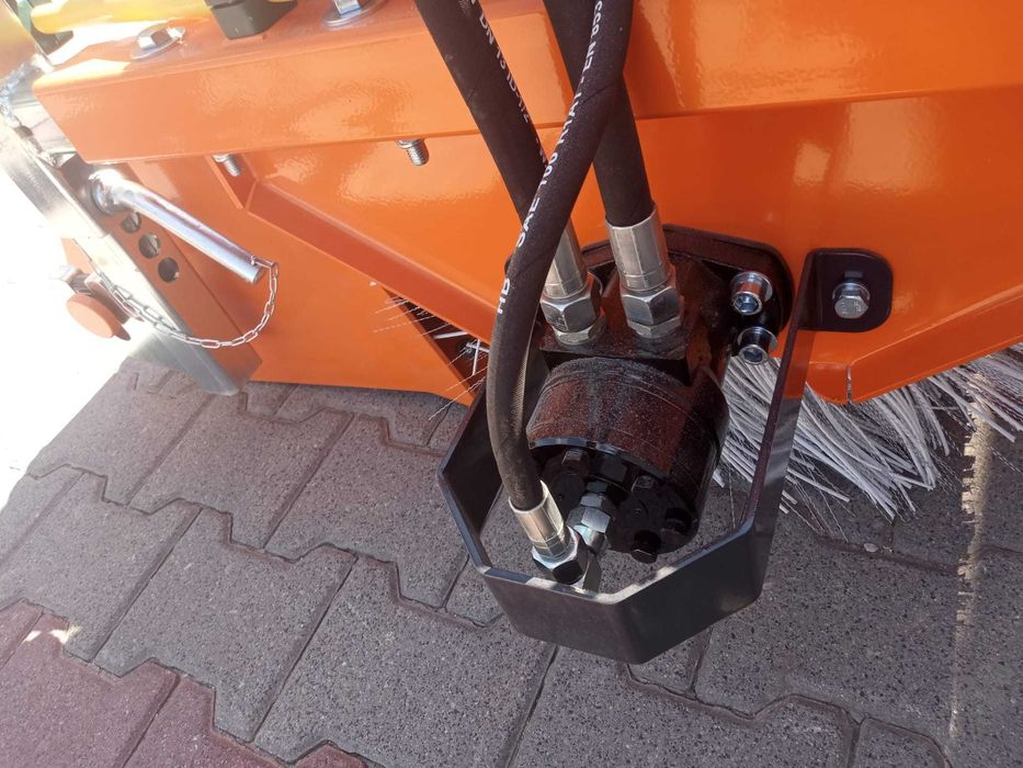 Zamiatarka drogowa-uliczna 2,30cm