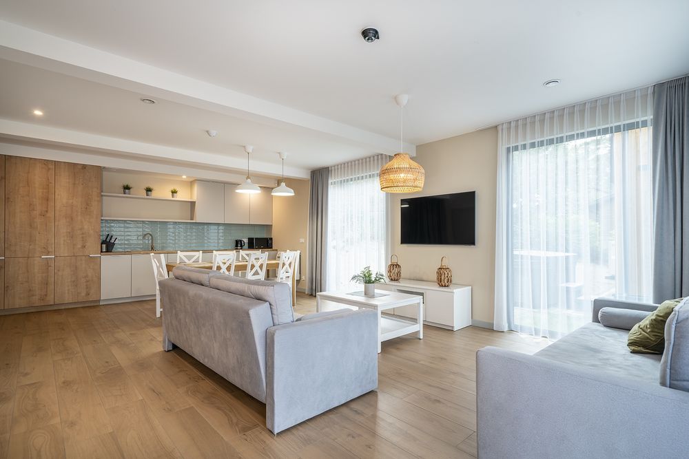 Domy całoroczne o podwyższonym standardzie z jacuzzi. 100m do plazy !