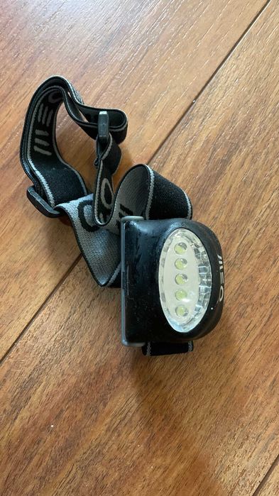 Lanterna para usar na cabeça