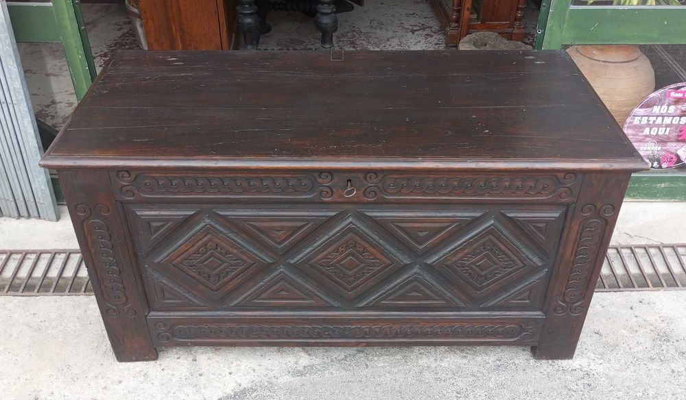 Antiga arca séc. XVII/XVIII