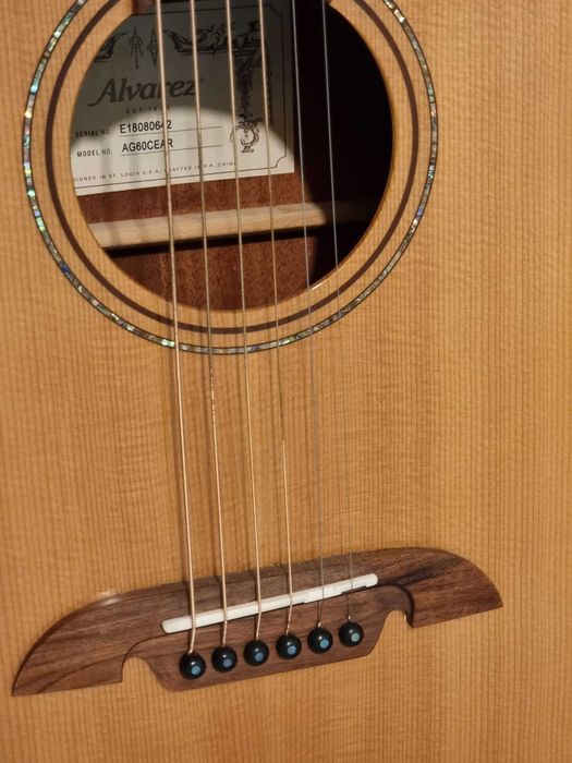 Guitarra Semi Electrica Alvarez AG60 Cear Artist Series