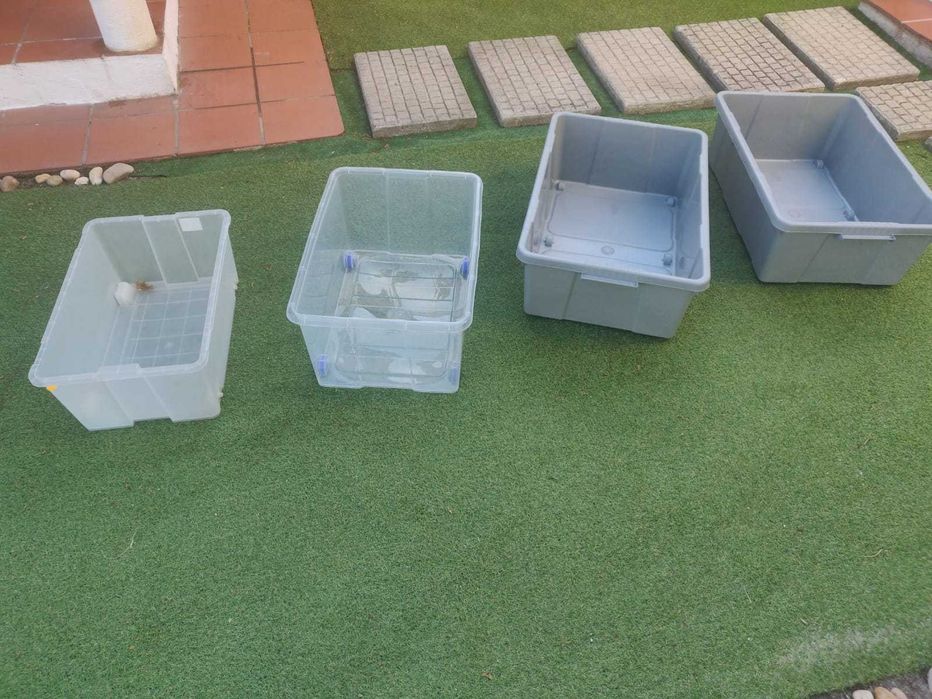 Caixas de plástico