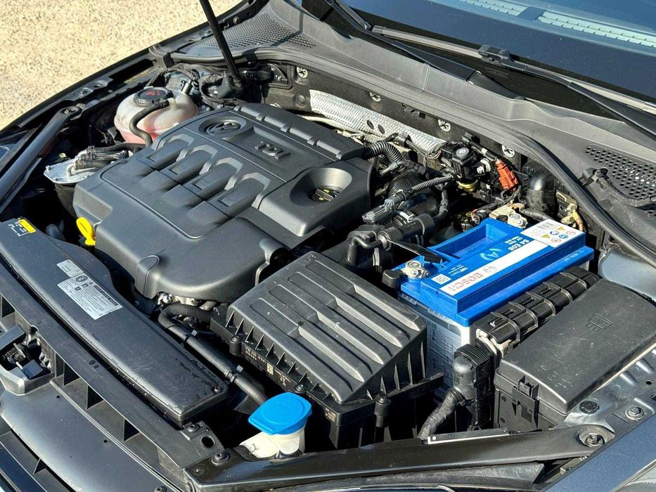 Volkswagen Golf VII 1.6 TDi Variant Confortline- Garantia Incluída