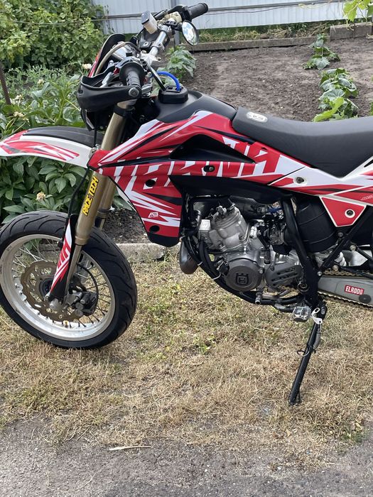 Husqvarna SM125 бляха