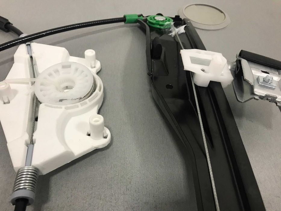 Склопідйомник Стеклоподъемник Skoda Fabia (99-07)