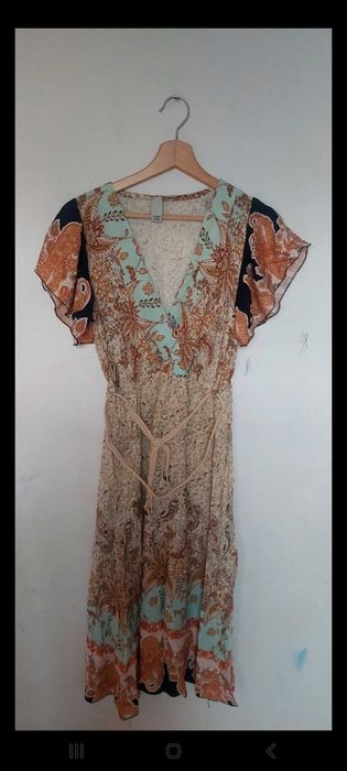 Sukienka wloska w piekne pastelowe kolory