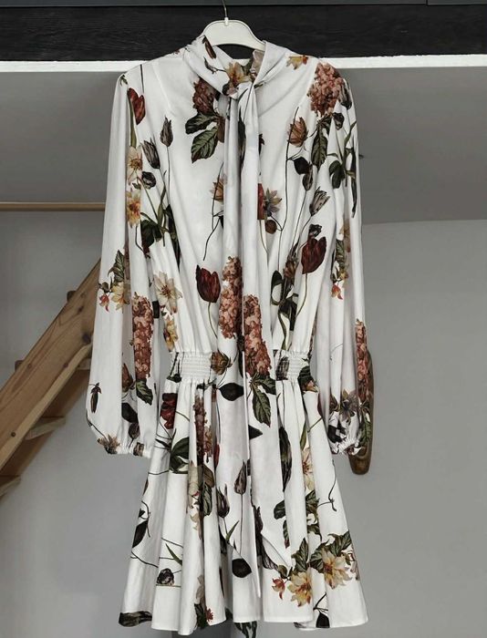 Elegancka wizytowa wyjściowa biała kwiatowa