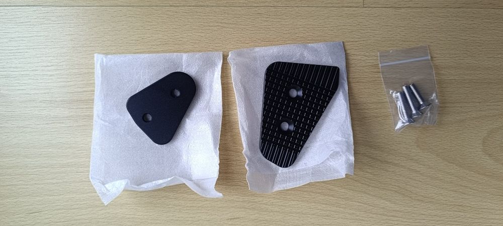BMW r nine t (diverso material)