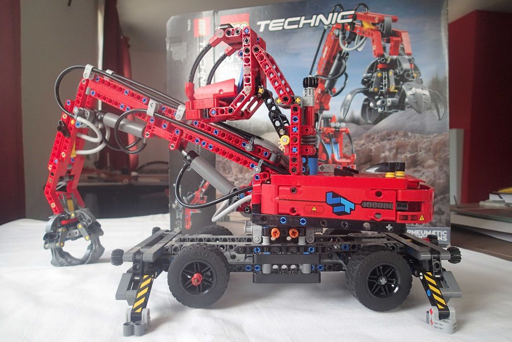 LEGO 42144 Dźwig z chwytakiem 10+