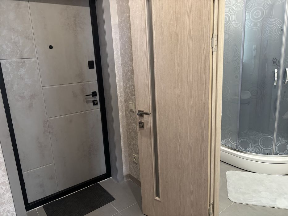 Комфортна , нова квартира в жк Набережний.