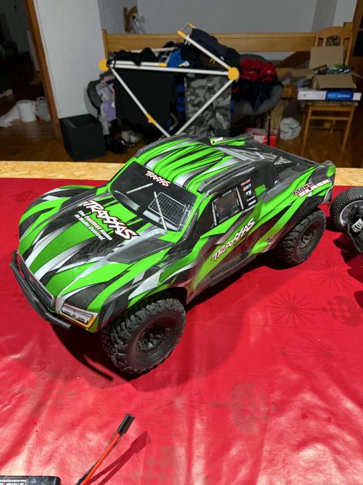 Traxxas maxx slash 6S stan jak nowy dużo dodatkow
