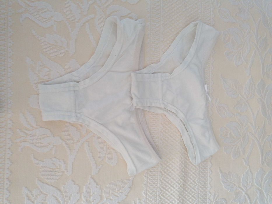 Vários lotes de  cuecas menina