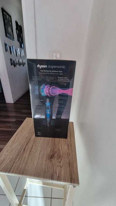 Świetna suszarka do włosów.