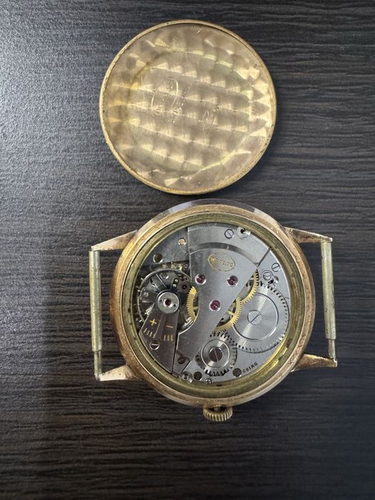 Złoty zegarek Doxa 5277,906  14k 29,15 gr. 585