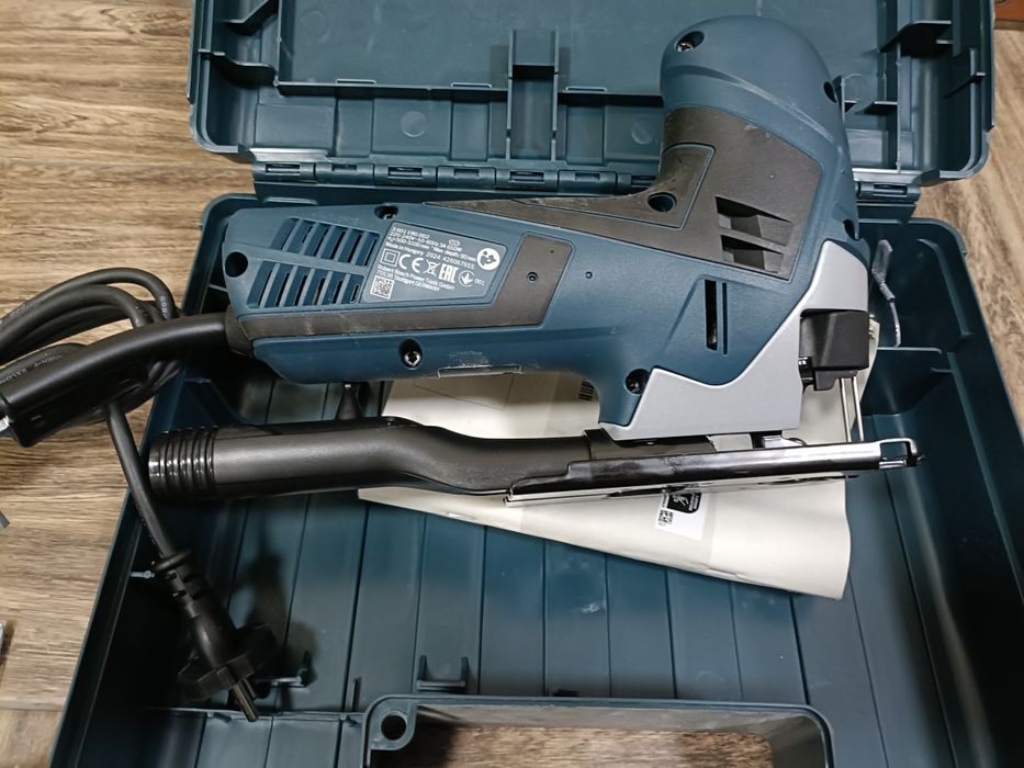 Електролобзик Bosch GST 90 E.