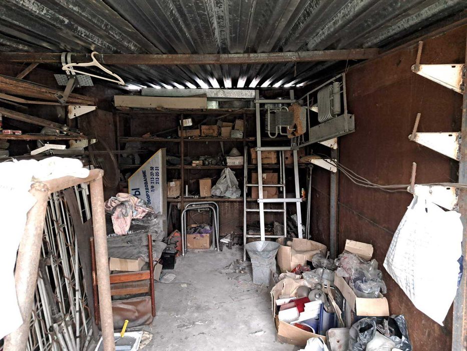 Гараж металевий в кооперативі.