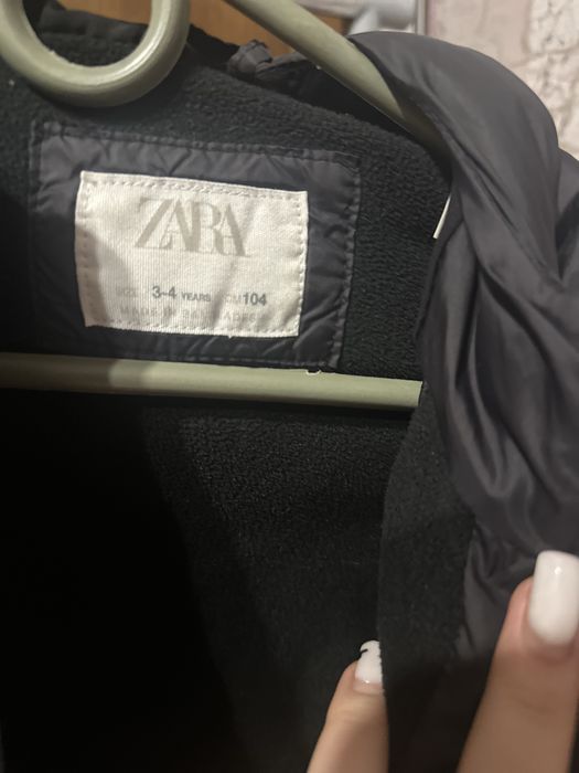 Куртка Zara 104 стан гарний