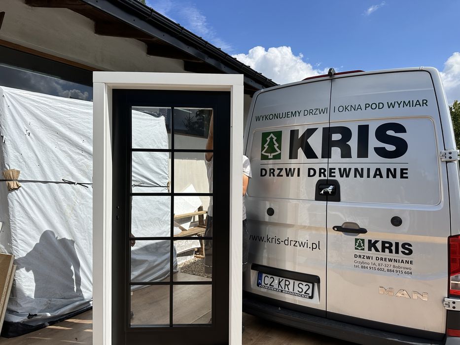 Drzwi drewniane OD RĘKI z ościeżnicą regulowaną bezprzylgowe Czarne