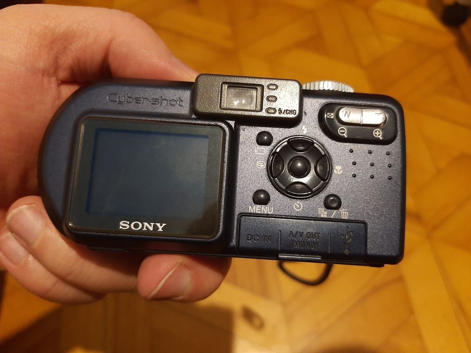 Фотоаппарат Sony Cyber-shot DSC-P12 Япония