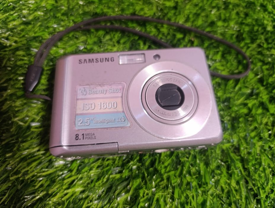 На запчасти телефоны: Samsung, Redmi, Fly; фотоаппарат Samsung