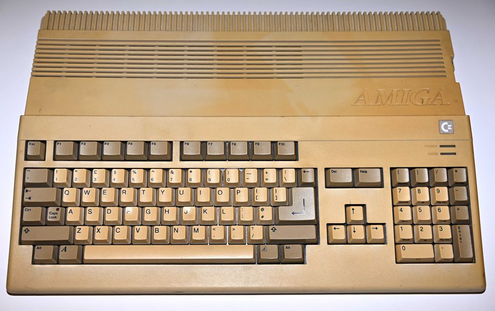 Amiga 500 RED LED 1MB RAM - Zasilacz