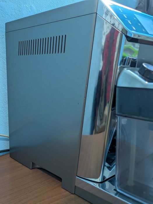Кавомашина DeLonghi PrimaDonna Elite.