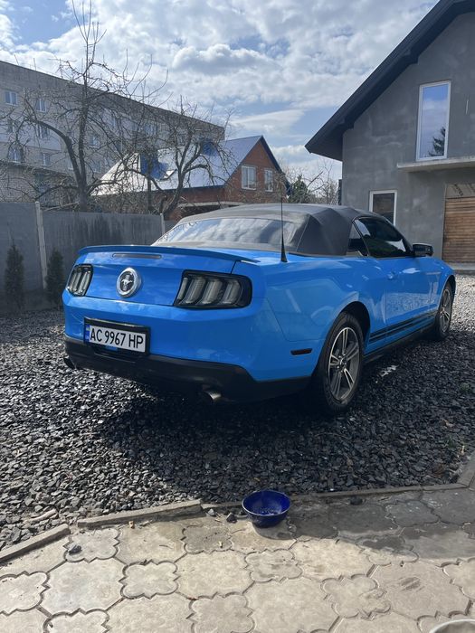 Продам Ford Мустанг кабріолет 3 ,7
