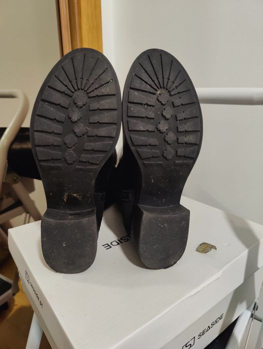 Botas de cano alto, tamanho 36